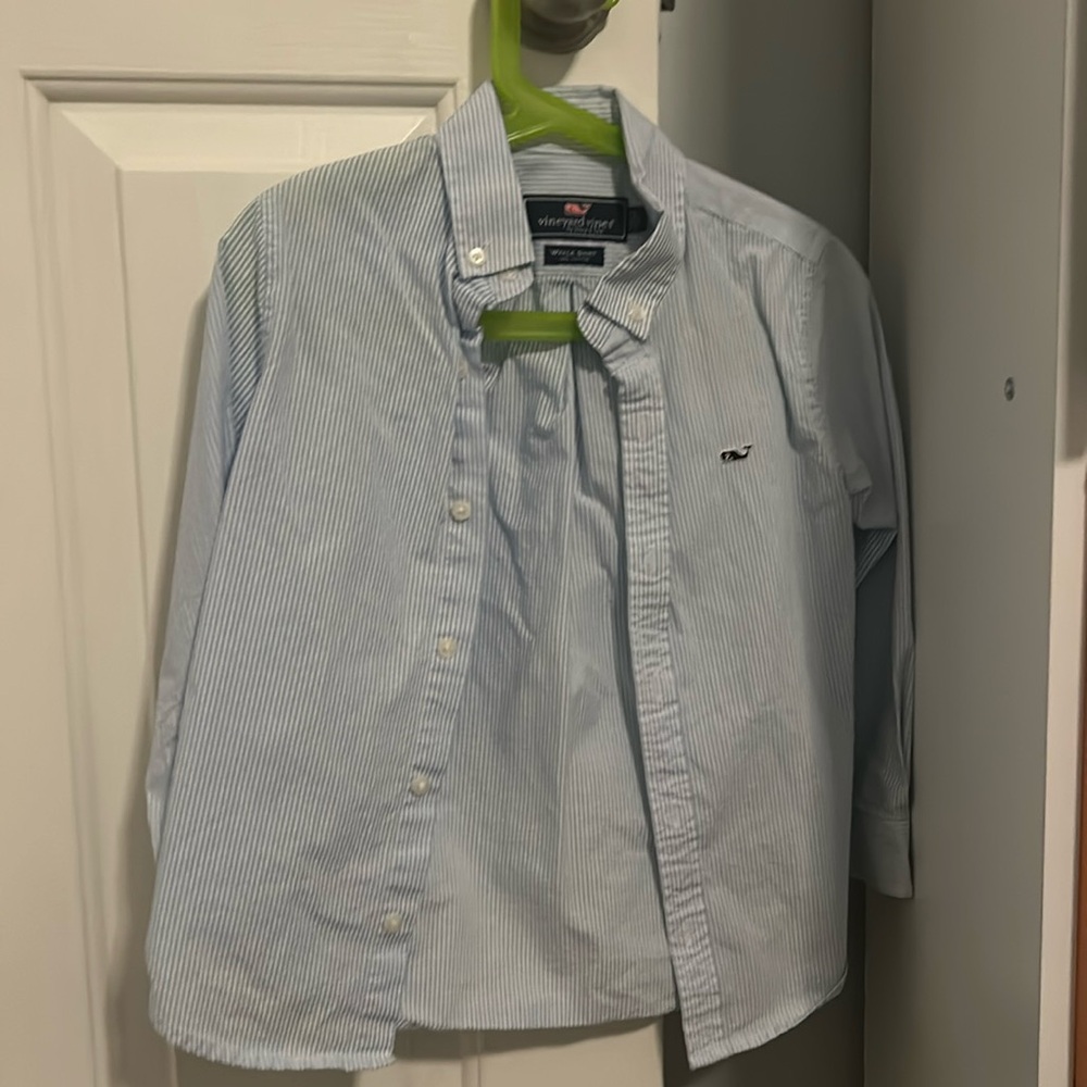 Boys size 5 Vineyard Vines Whale Shirt